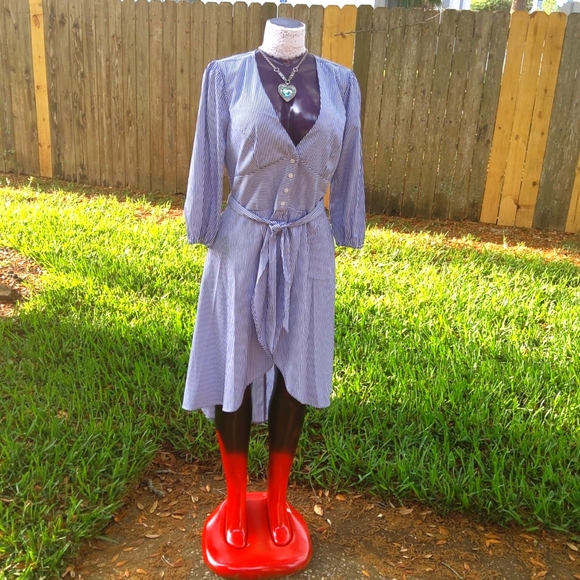 VENUS Dresses & Skirts - Hi low Dress by VENUS  size 12